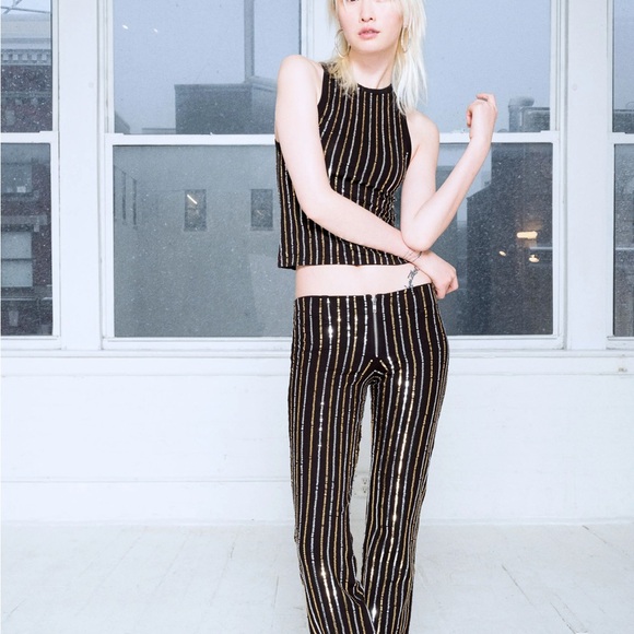 Discount Universe Black and Gold Sequin Tank Top - Size M - Picture 3 of 8